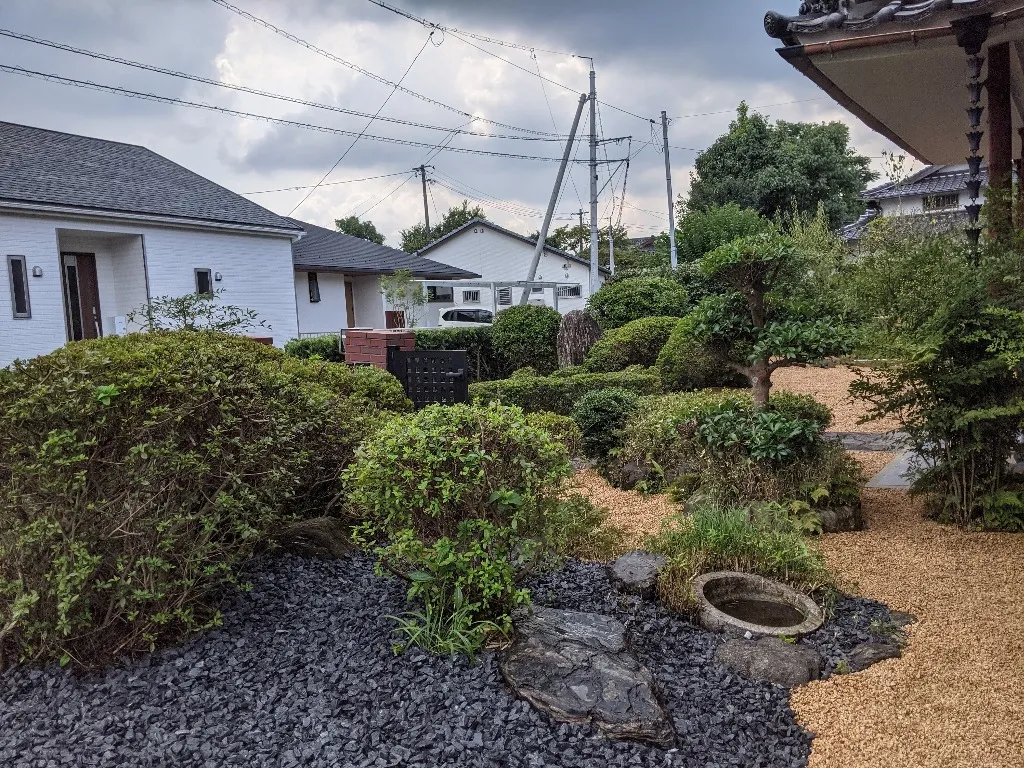 山口市 S邸 雑草対策 (防草シート+砂利敷き)